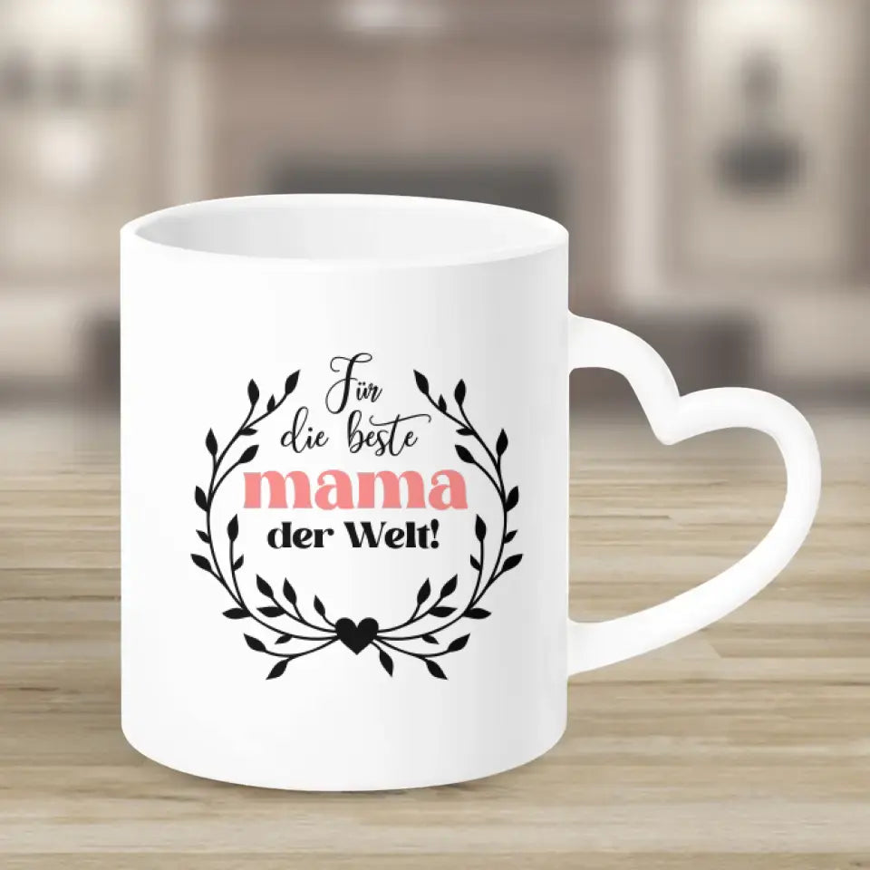 Mama und zwei Töchter sitzen auf der Schaukel - Tassen